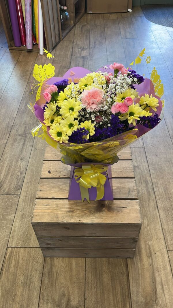 Elegant Cream & Pink Floral Arrangement